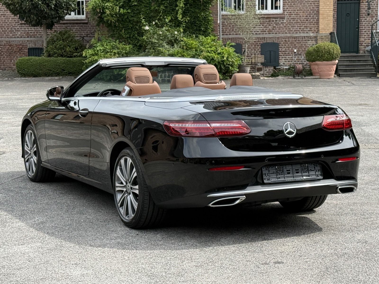 Mercedes-Benz E 300 d 4Matic Cabrio AVANTGARDE PAKET KAMERA CO foto 25