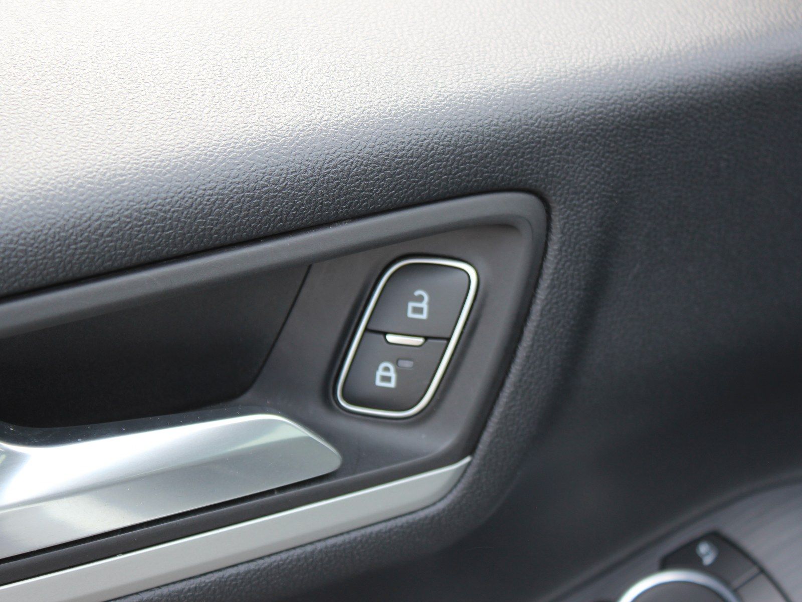 Fahrzeugabbildung Ford Kuga Plug-In Hybrid Cool & Connect 2,5 Duratec