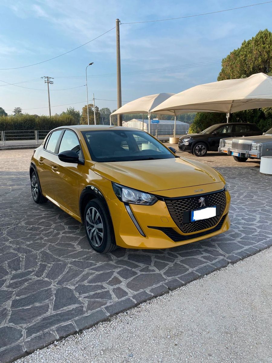 Peugeot e-208 5 Porte e-208 Active Pack 100kW imagem 2