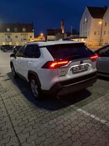 Toyota RAV 4 2.5 Hybrid Comfort neue TÜV und & Service  - weiße Toyota RAV 4