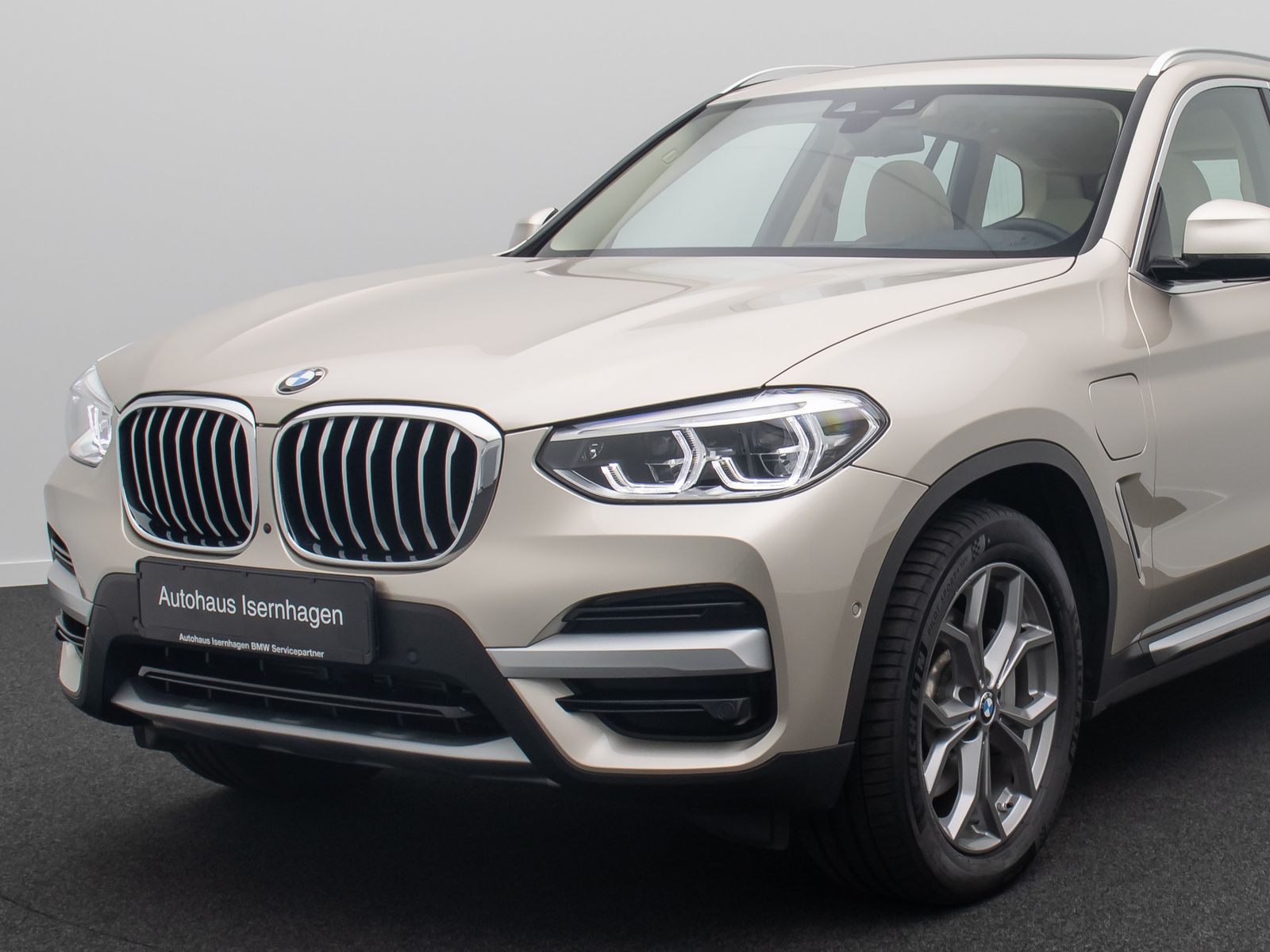 Fahrzeugabbildung BMW X3 xD30e xLine HUD 360°DAB Alarm HiFi Individual