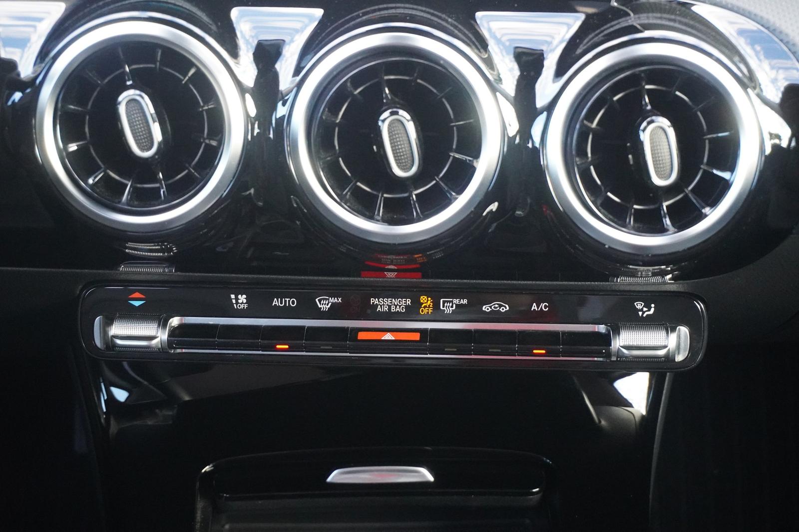 Mercedes-Benz A180 Progressive 7G-DCT LED Navi Kamera Tempomat