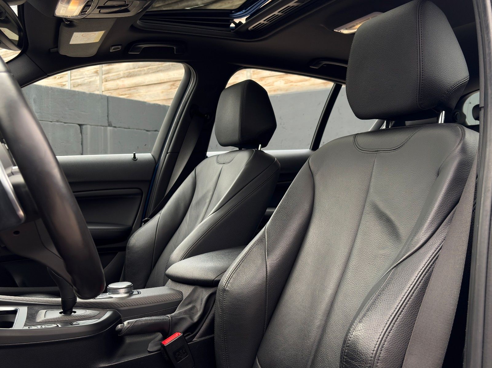 Fahrzeugabbildung BMW M140i xDr. Special Edition Schiebed. H&K LHZ CAM