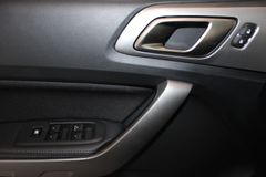 Fahrzeugabbildung Ford RANGER 2.0 TDCi 4x4 XLT DoKa Automatik + AHK