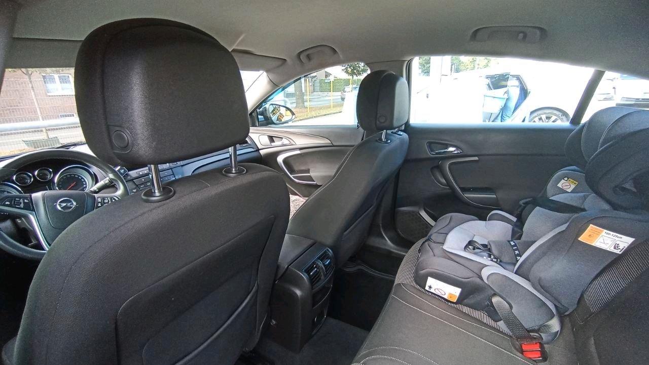 Opel Insignia 2012 — engine 131 HP (96kW)