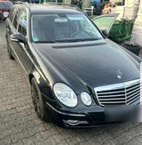 Mercedes-Benz Mercedes Benz E280 W211 (Streifschaden) Ba... - Mercedes-Benz E 280 in Duisburg
