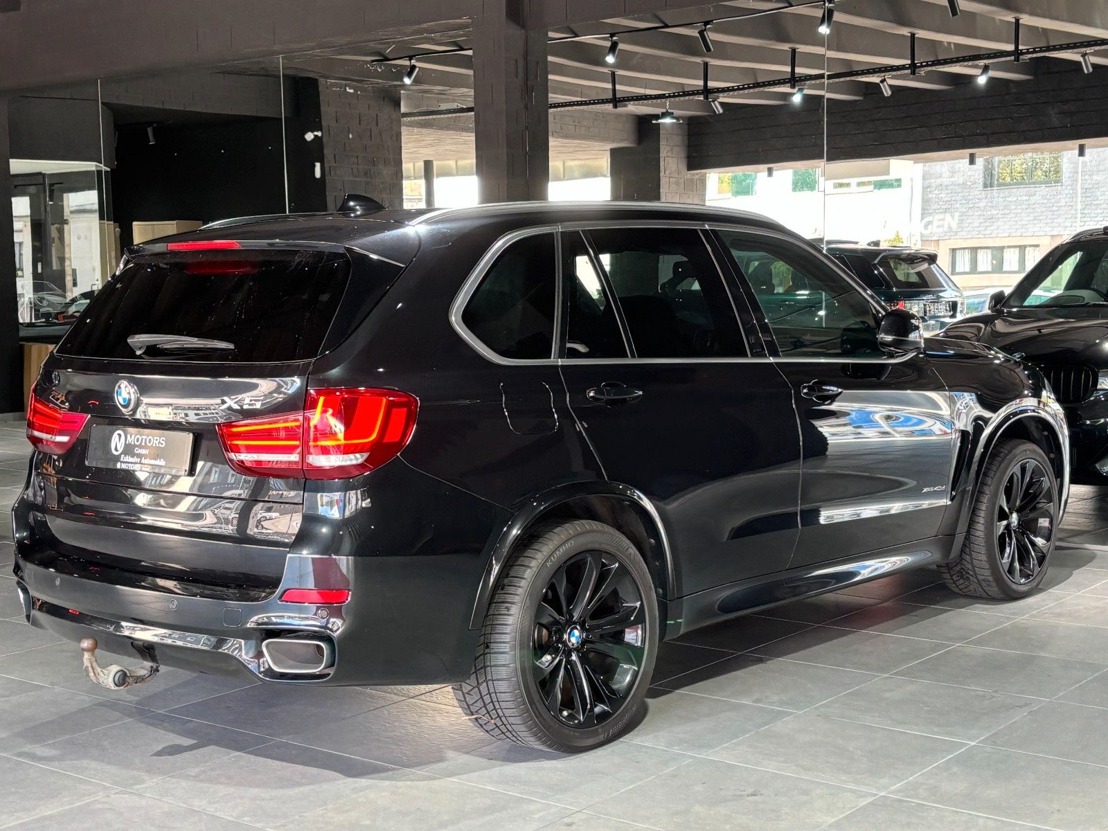 Fahrzeugabbildung BMW X5 xDrive40d *M-Paket*HUD*Pano*Harman-Kardon*KAM