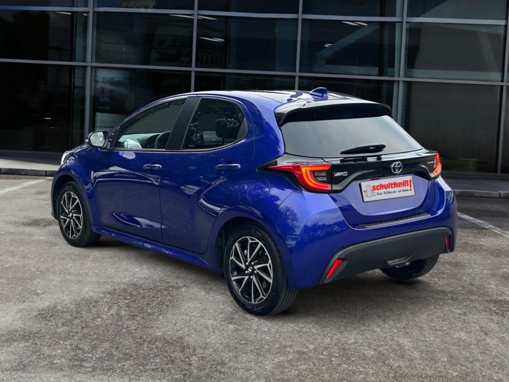 Fahrzeugabbildung Toyota Yaris Hybrid 116 1.5 VVT-i Team Deutschland