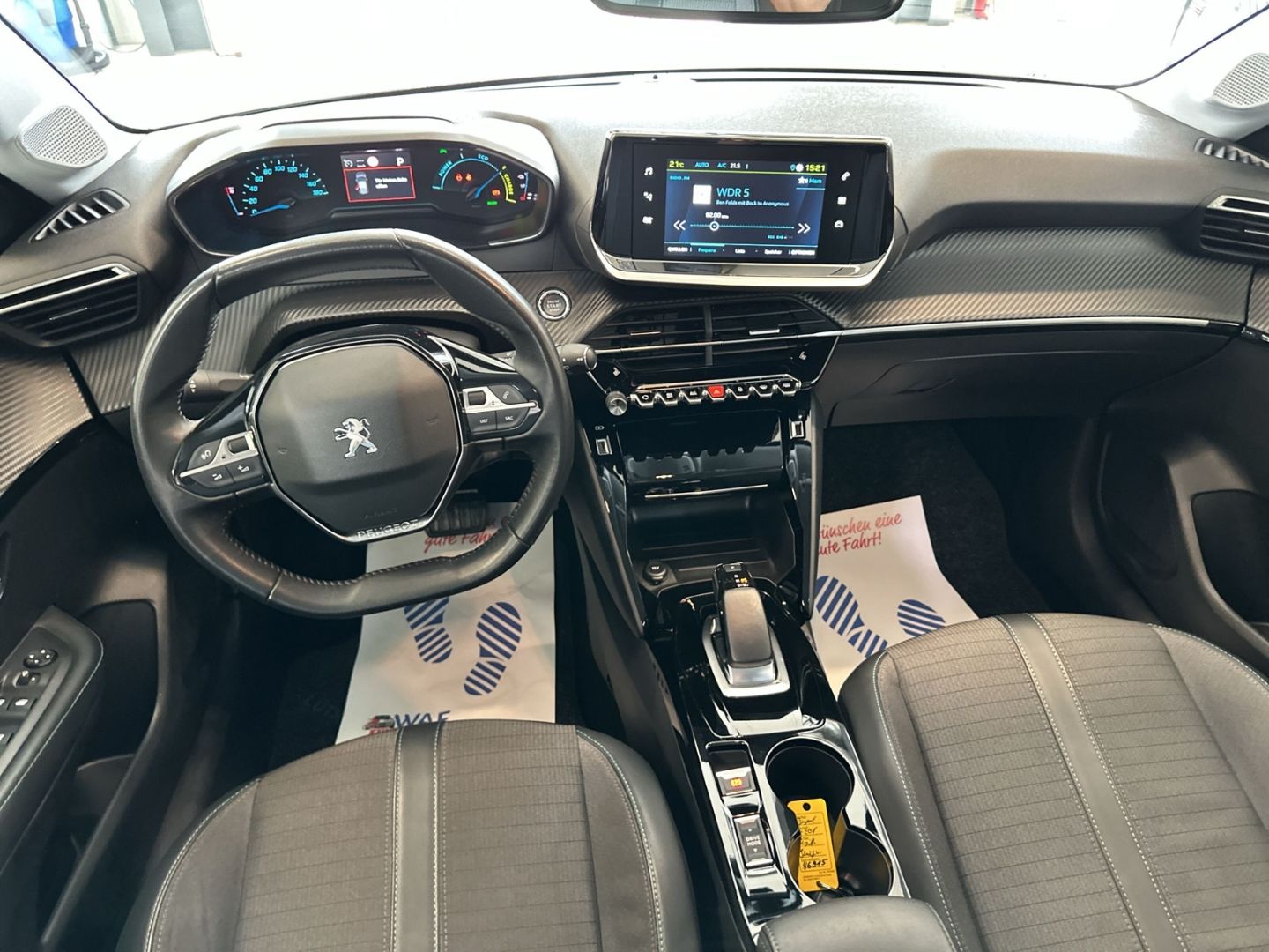 Fahrzeugabbildung Peugeot 208 e- Allure Elektromotor 136 LED CarPlay SHZ