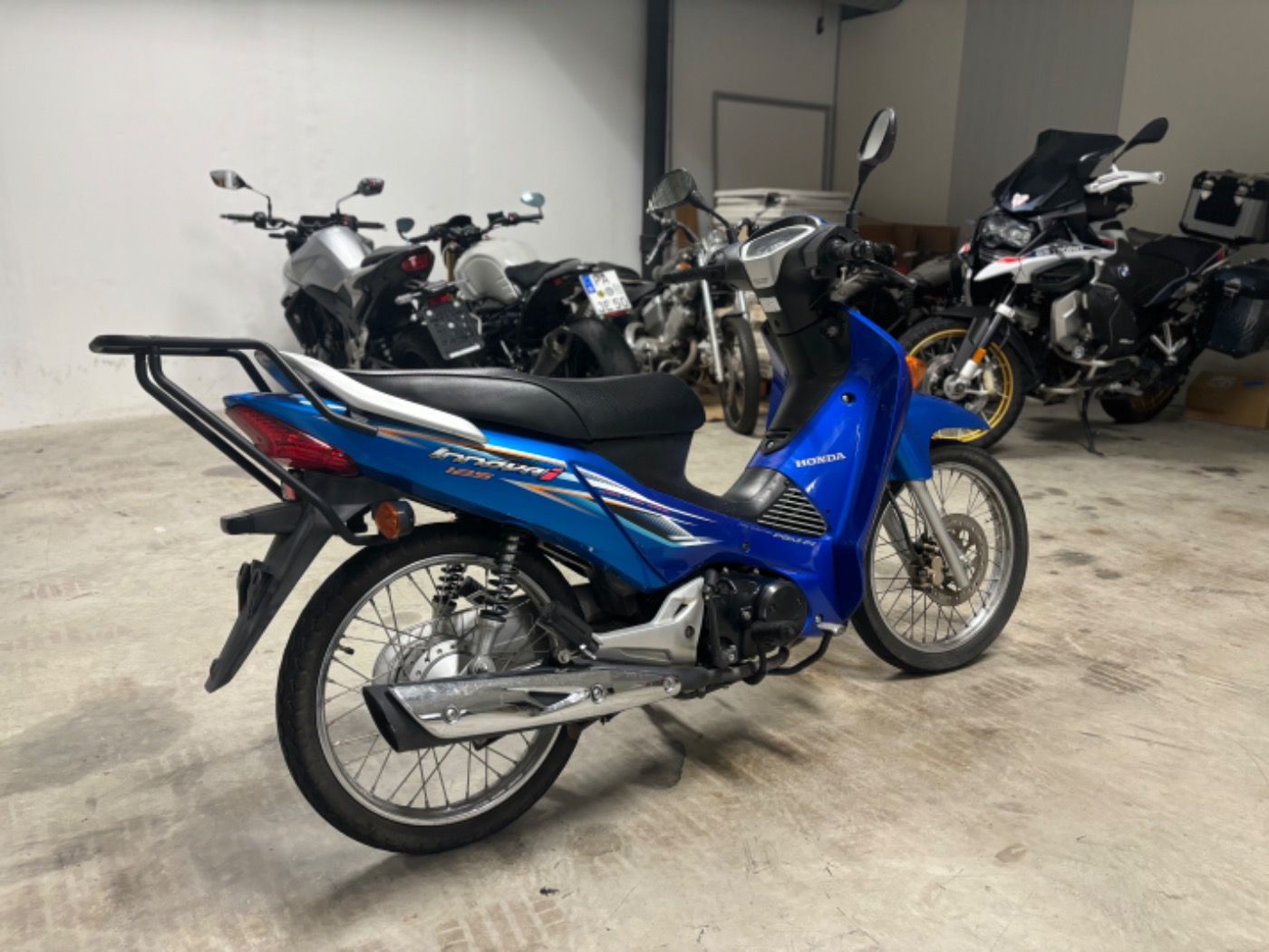 Fahrzeugabbildung Honda Innova 125 ANF 125, Reifen und KESA NEU,