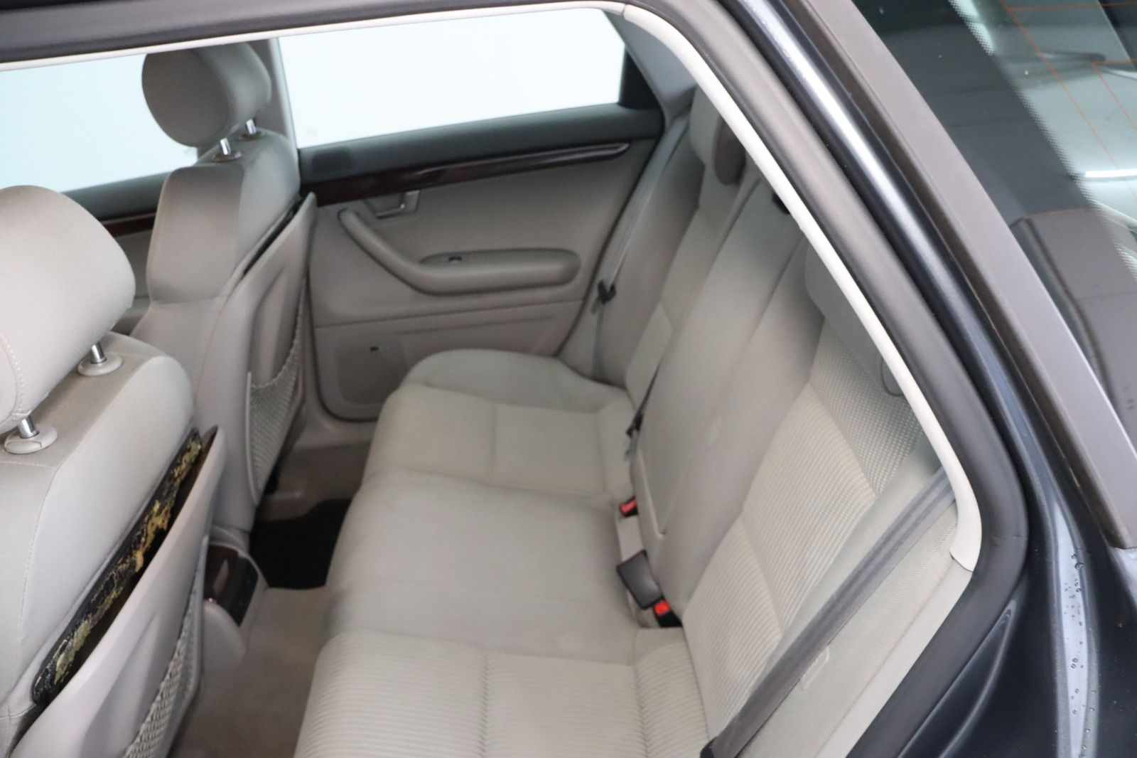 Fahrzeugabbildung Audi A4 Avant 3.2 V6 quattro * Navi * Xenon *