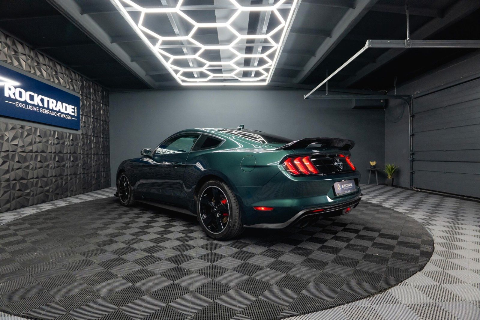 Fahrzeugabbildung Ford Mustang 5.0 V8 BULLITT 6-Gang RECARO Unfallfrei