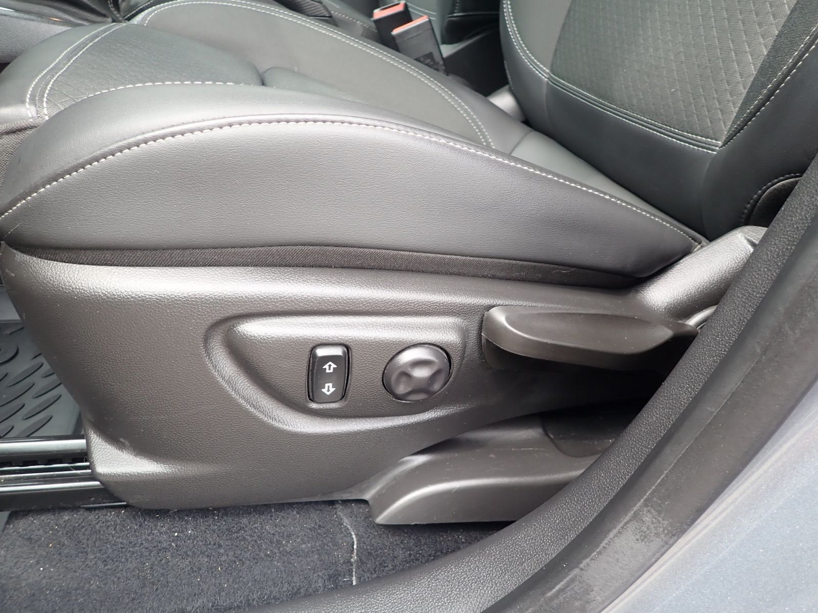 Fahrzeugabbildung Opel Mokka X Innovation CDTi 1.6 Ecotec 4x2 Start&Sto