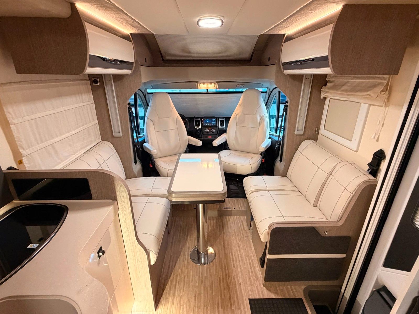 Fahrzeugabbildung Citroën Jumper Eden Camp P745 GLC Wohnmobil Markise