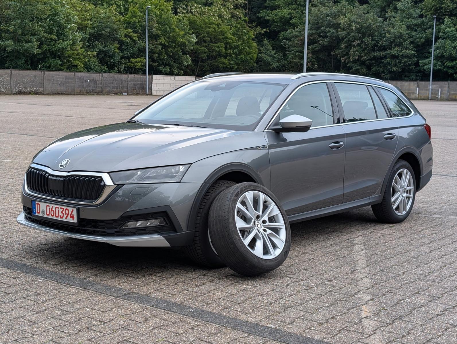 Skoda Octavia Combi Scout 4x4 AID/HeadUp/ACC/