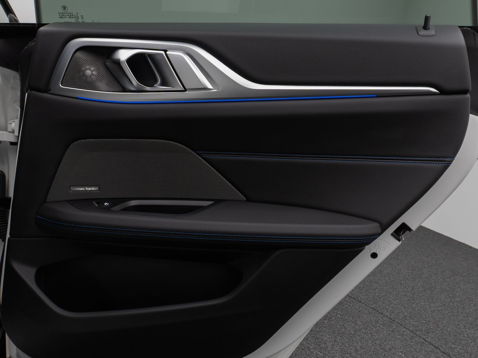 Fahrzeugabbildung BMW M440i xD Gran Coupé Glasdach Kamera HUD DAB H/K