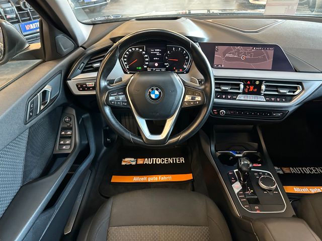 BMW 120 i *HEAD-UP*StandHZ*AHK*SPORT*2-ZONEN*CARPLAY