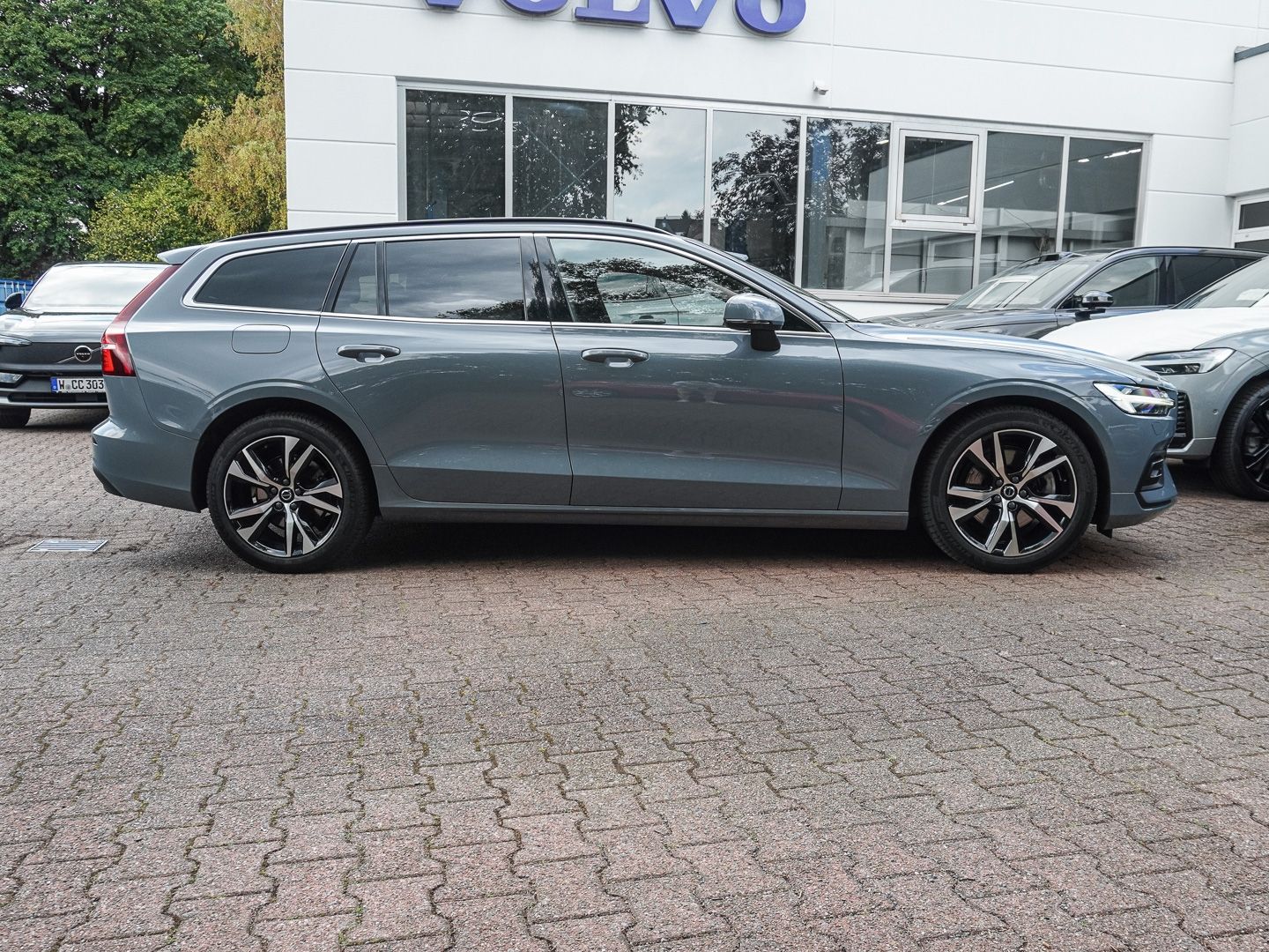 Volvo V60 Kombi Core B3 Benzin EU6d AHK Digitales Cock foto 4