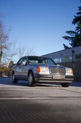 Mercedes-Benz 220 E W124 | NUR 70.000 km | Scheunenfund  - Mercedes-Benz 220 mit Benzin-Antrieb: Automatik