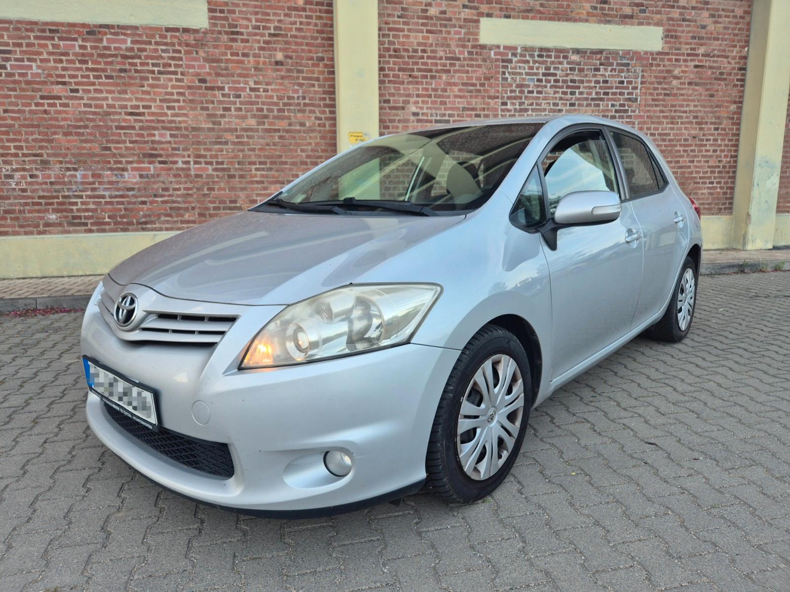 Toyota Auris 1,4-l-D-4D Life - Automatik - Euro5 - PDC