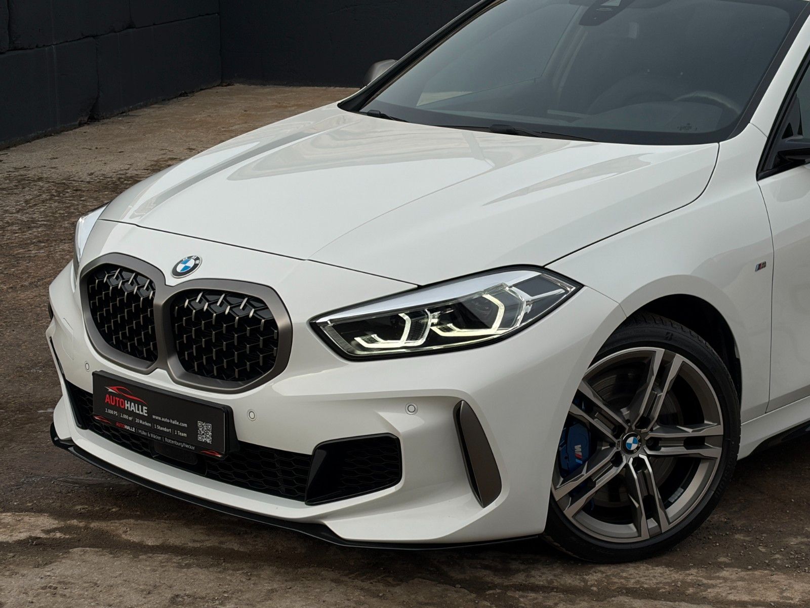 Fahrzeugabbildung BMW M135i xDrive HiFi SHZ LED DAB PDC Wireless Temp