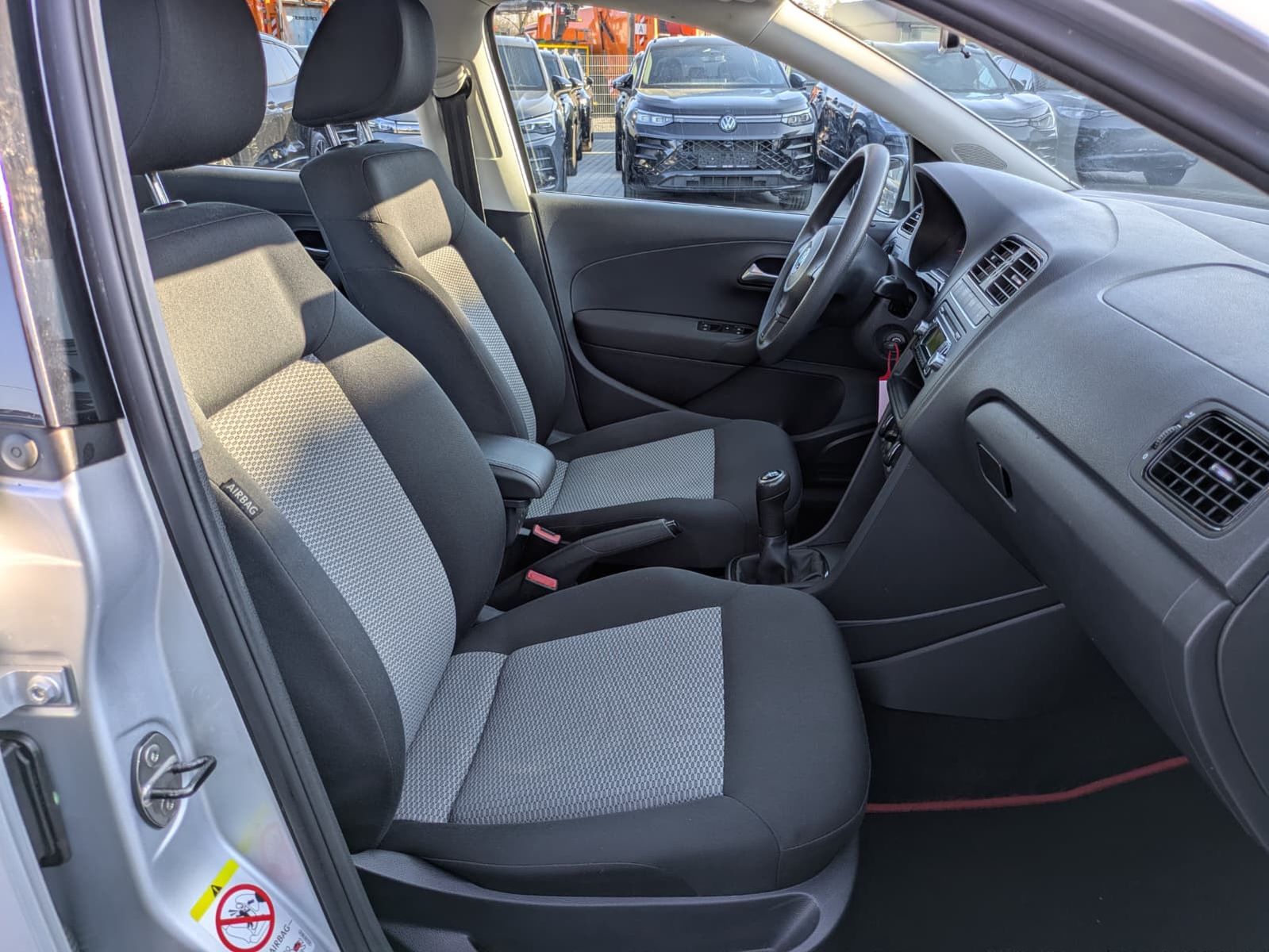 Fahrzeugabbildung Volkswagen Polo 1.2 KLIMA*SHZ*16"ALLWETTER*LED-TAGFAHRLICHT