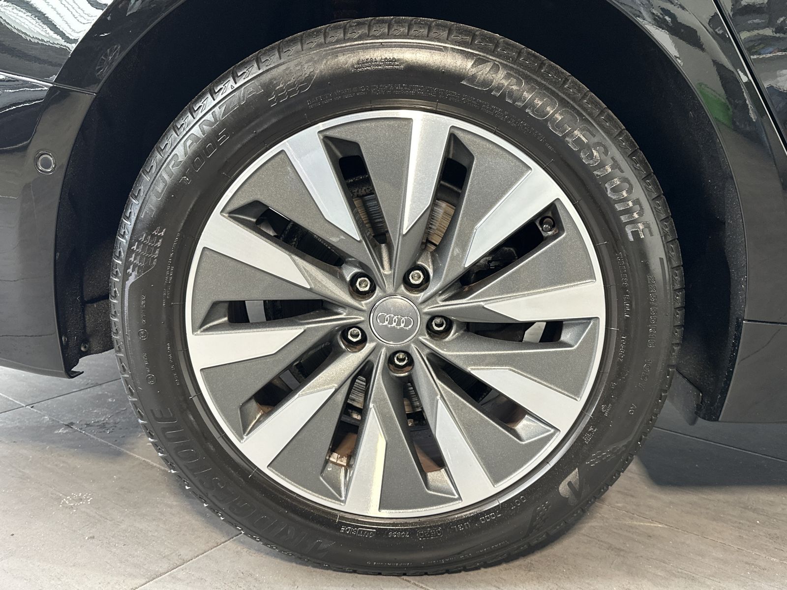Fahrzeugabbildung Audi A6 Avant 35 TDI Sport NAV+LED+ACC+360°+VCOCK+SHZ