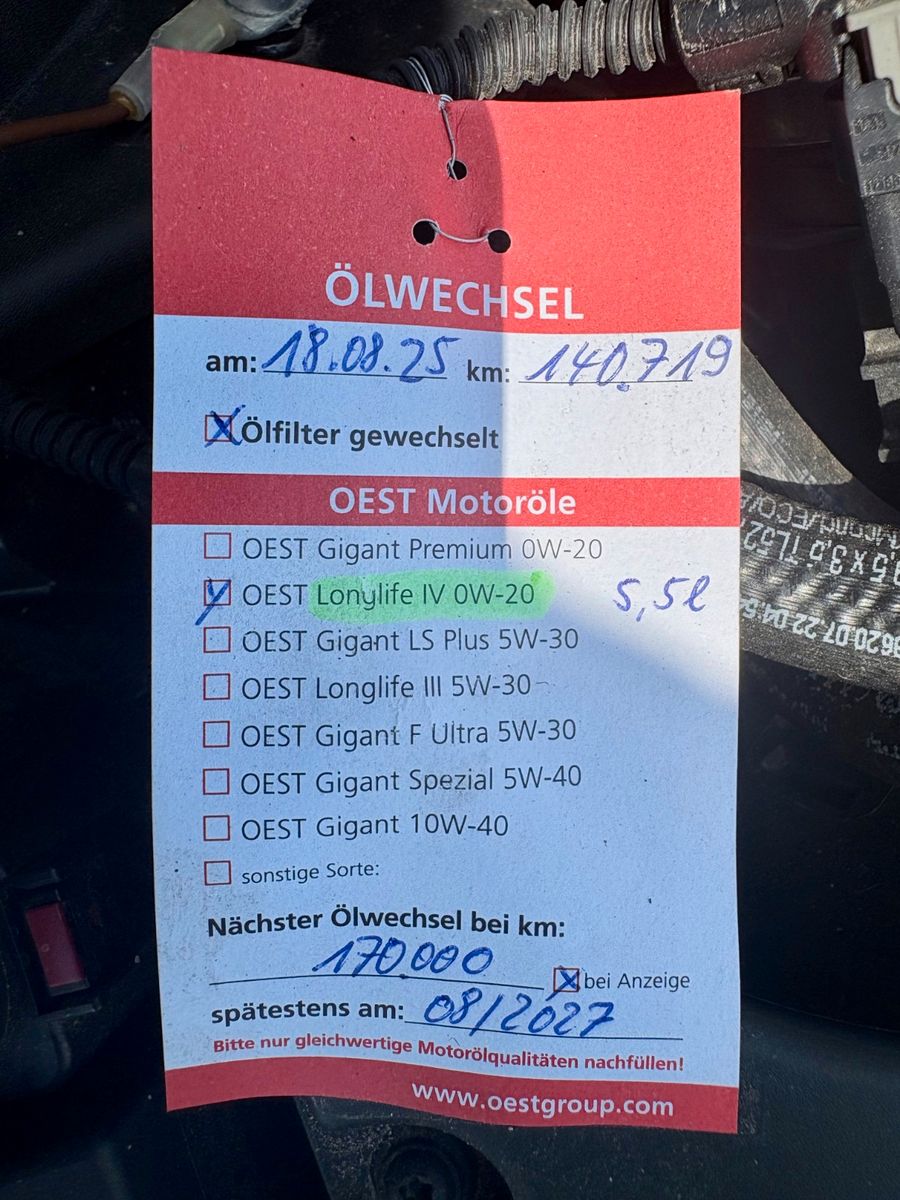 Fahrzeugabbildung Audi A4 Avant 35 TDI advanced Aut Navi LED AHK Kamera
