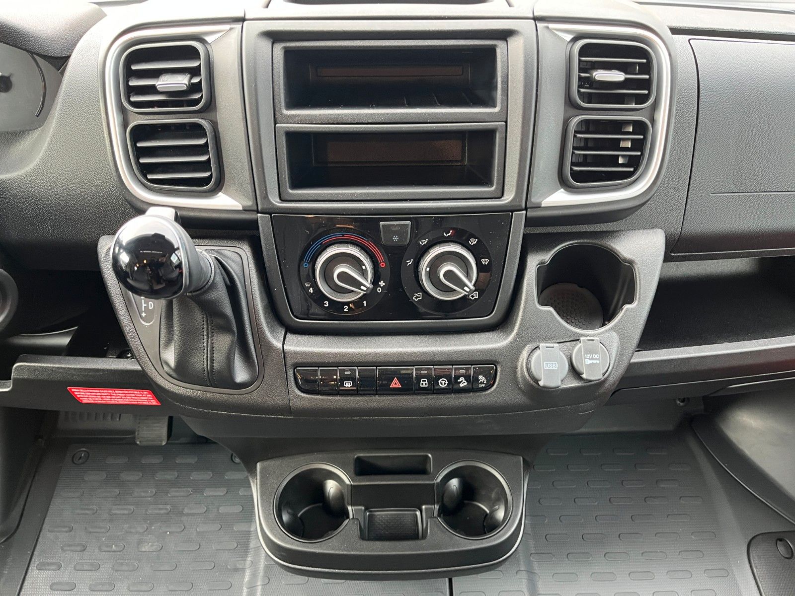 Fahrzeugabbildung Etrusco T 6.9 SBC *Automatik*Hubbett*Markise*Komfort Plu