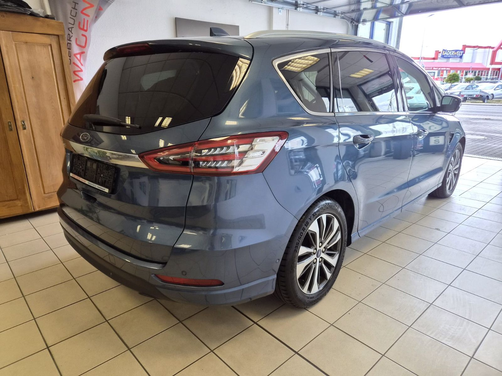 Fahrzeugabbildung Ford S-Max Titanium / 7 SITZE / SCHECKHEFT