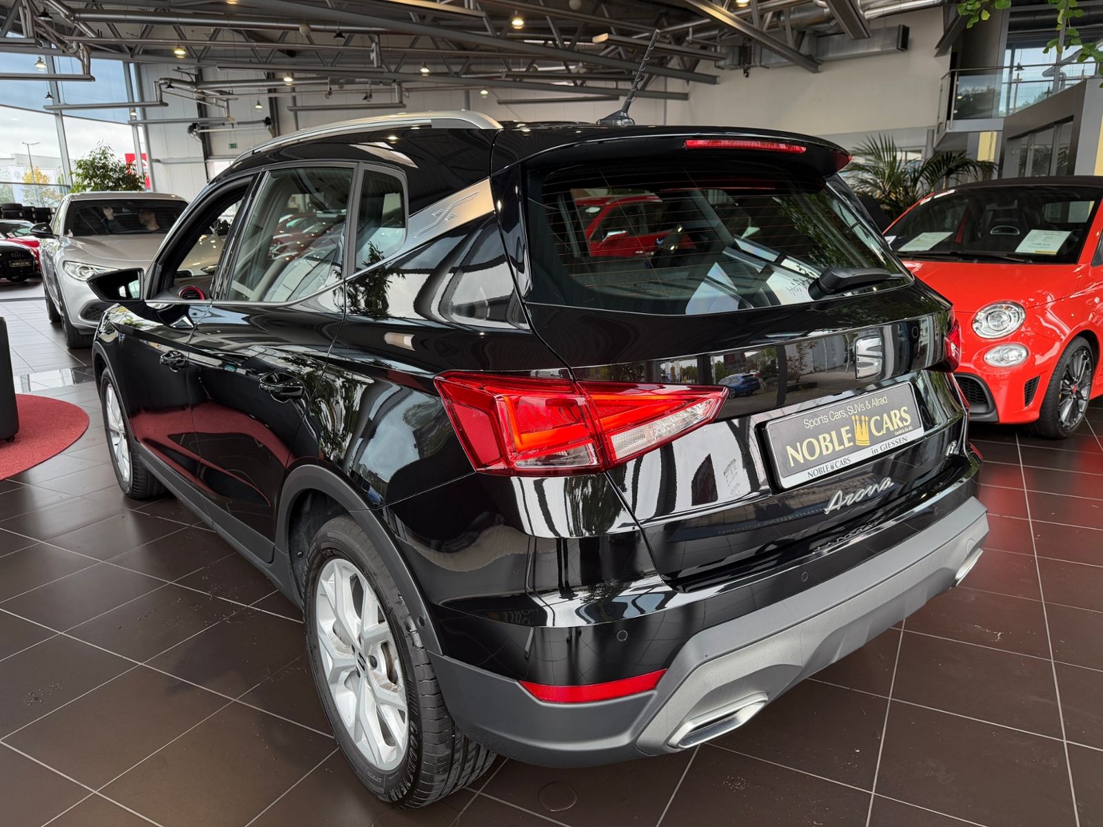 Fahrzeugabbildung SEAT ARONA 1.5 TSI DSG FR KLIMA NAV RFK ACC SHZ 17"
