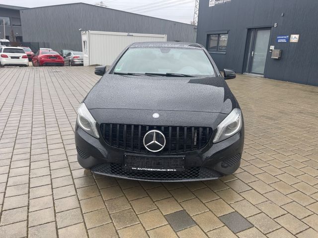 Mercedes-Benz A 180 BlueEfficiency 2Style*Navi*Alu*Wenig KM!!