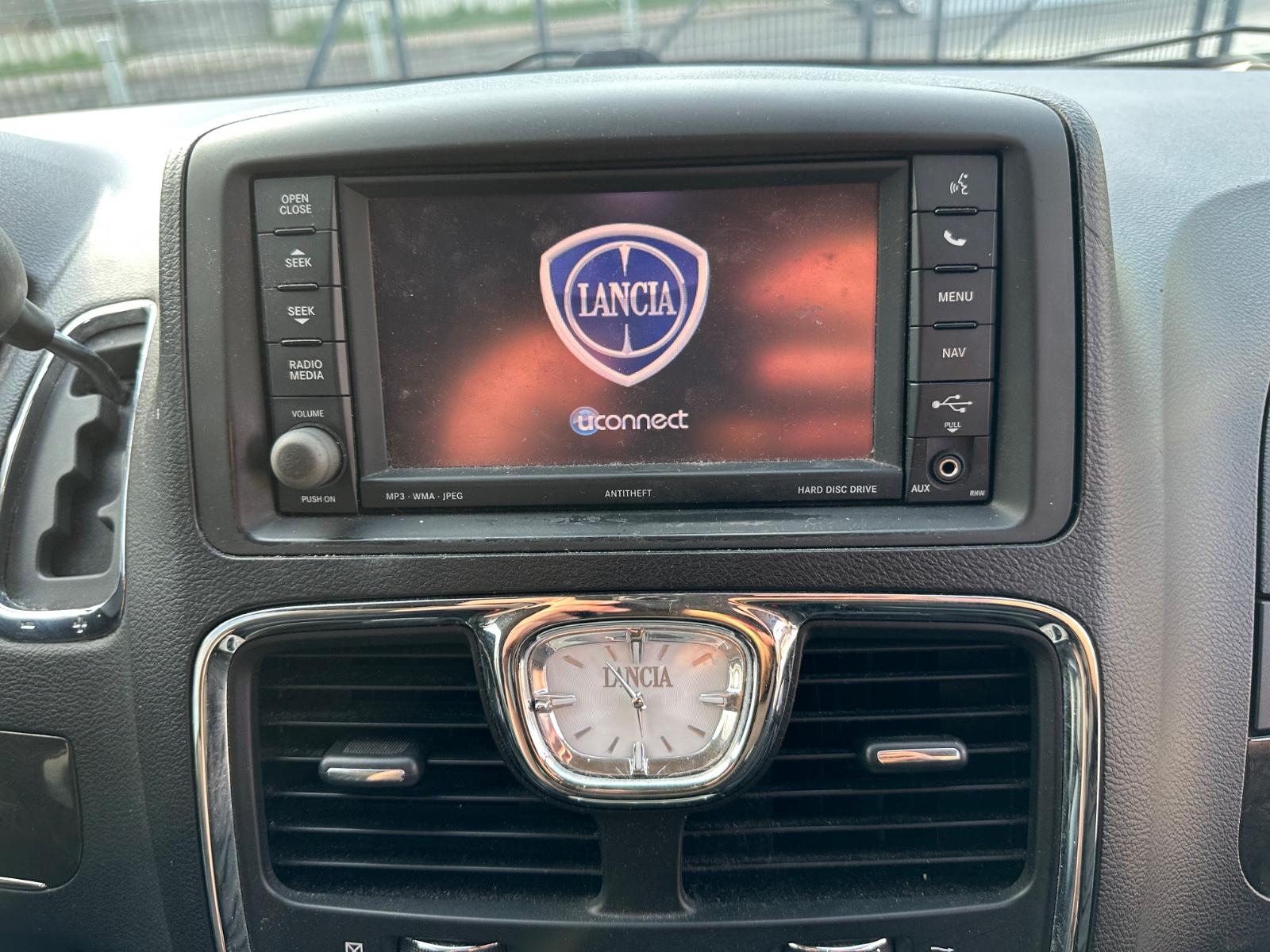 LANCIA VOYAGER 3.6 V6 283ch - PLATINUM - 7 PLACES - SIÈGES CHAUFFANTS - PORTES COULISSANTES ÉLECTRIQUES - CAMÉRA 360°