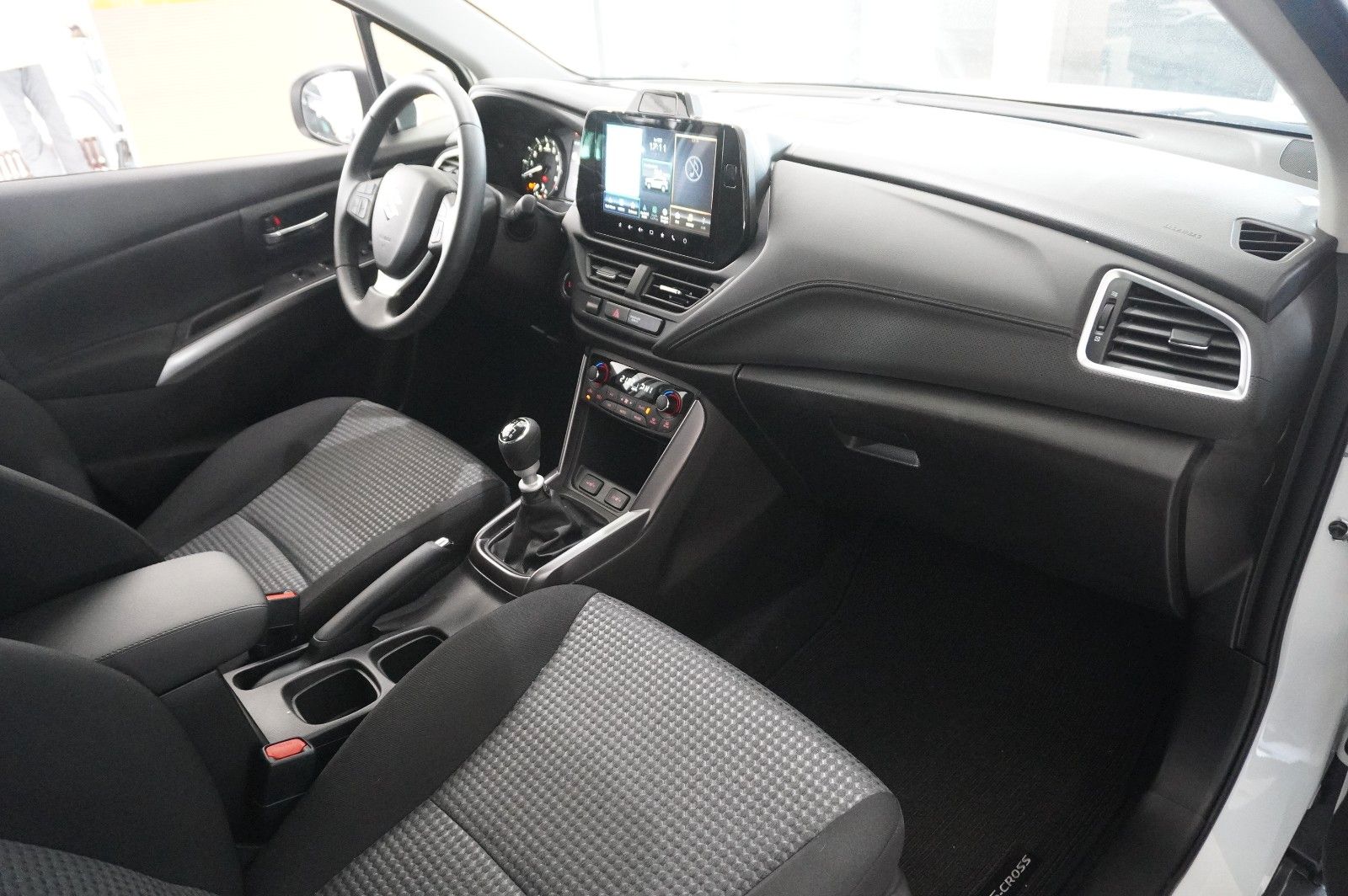 Fahrzeugabbildung Suzuki (SX4) S-Cross 1.4 COMFORT NAVI/LED/KAMERA/SH/DAB