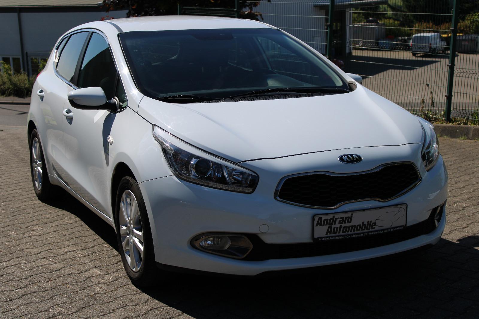 Kia cee'd+Kamera+1.Hand+Navi+LenkradHz+PDC