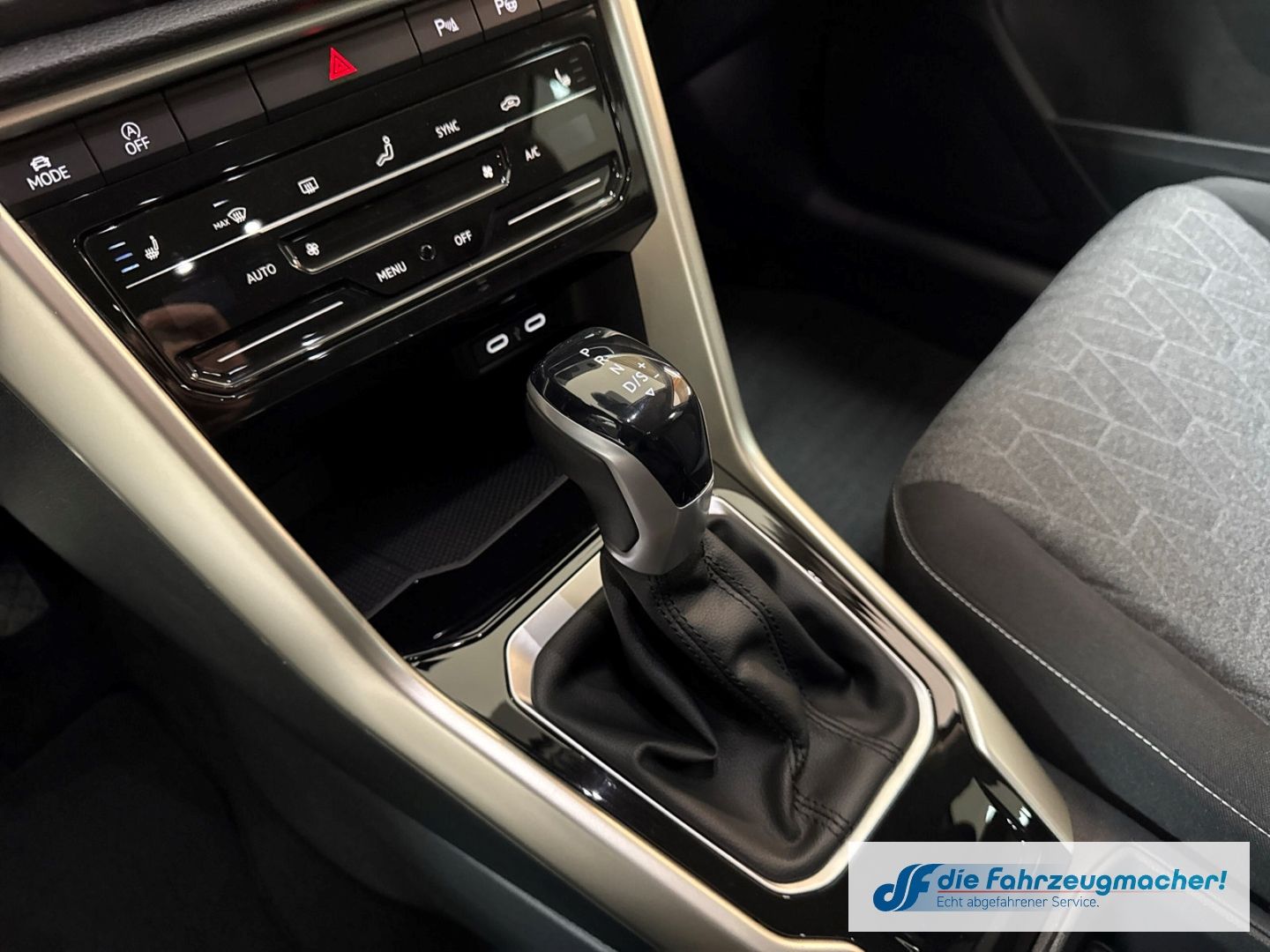 Fahrzeugabbildung Volkswagen T-Roc Move Navi Digitales Cockpit LED Apple CarP