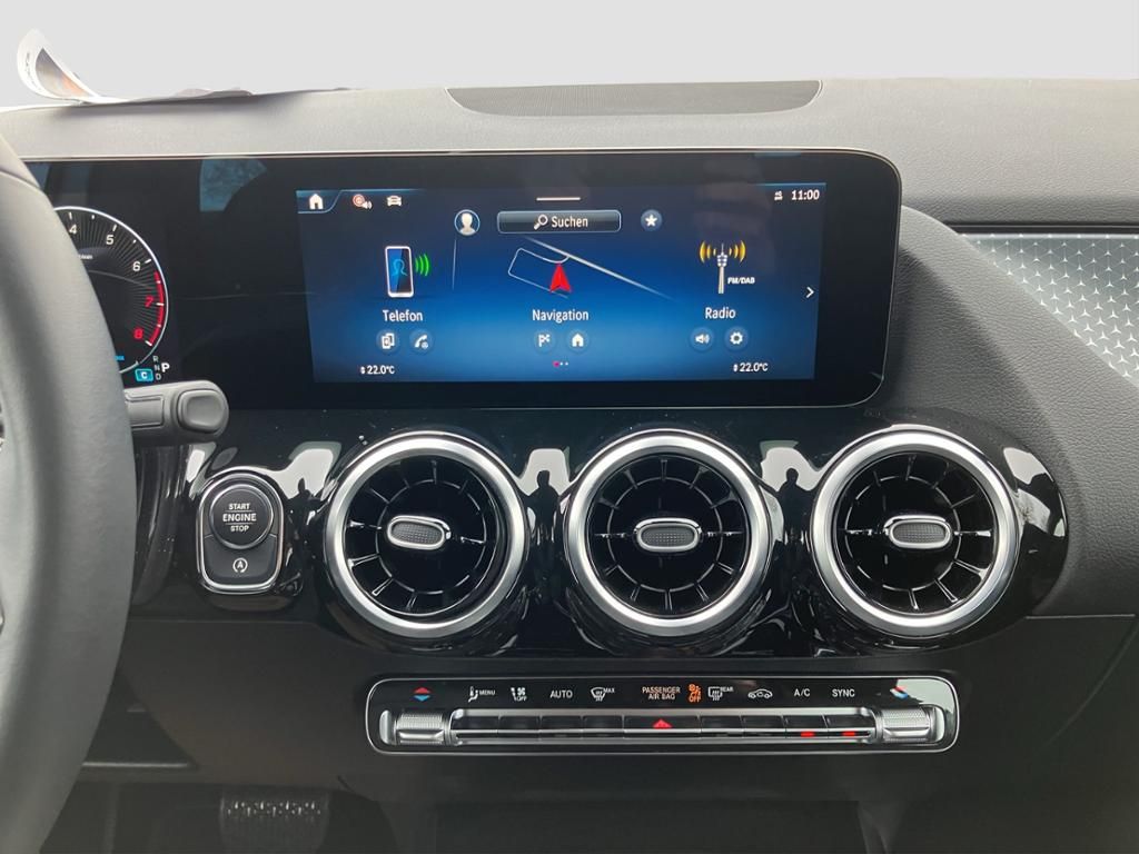 Fahrzeugabbildung Mercedes-Benz GLA 200 el. Heckklappe*LED*Kamera*AHK*PDC