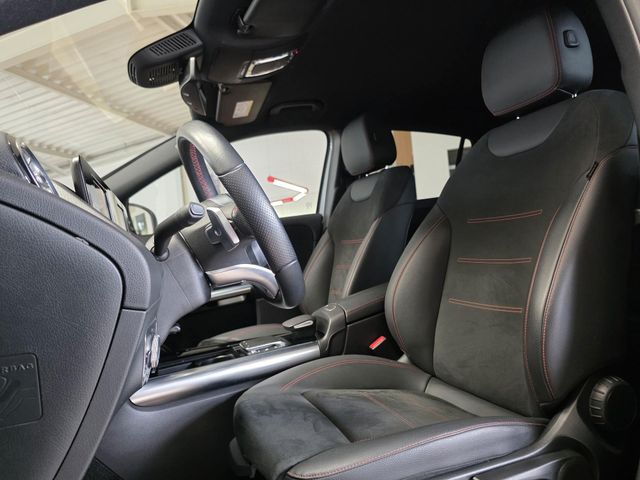 MERCEDES-BENZ GLA 200 — Foto 14