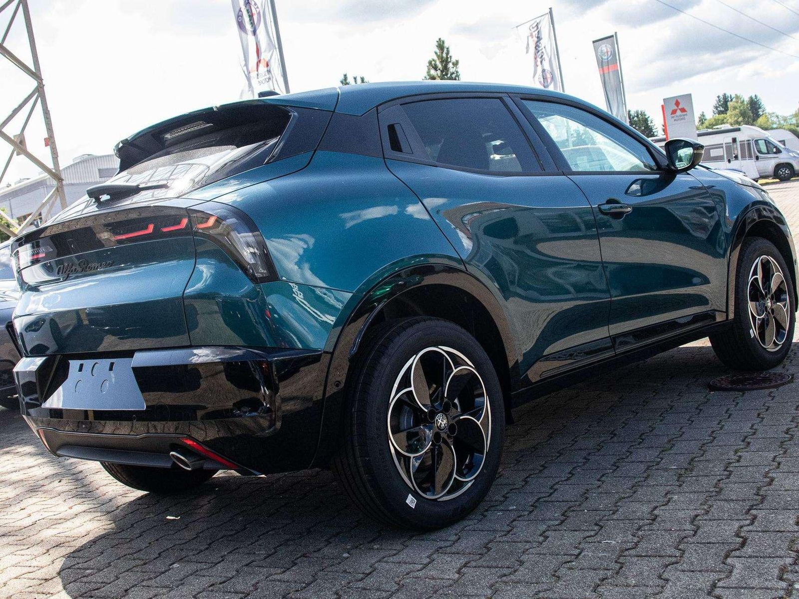 Fahrzeugabbildung Alfa Romeo Junior 1.2 VGT Ibrida Q4 vom AR Vertragshändler
