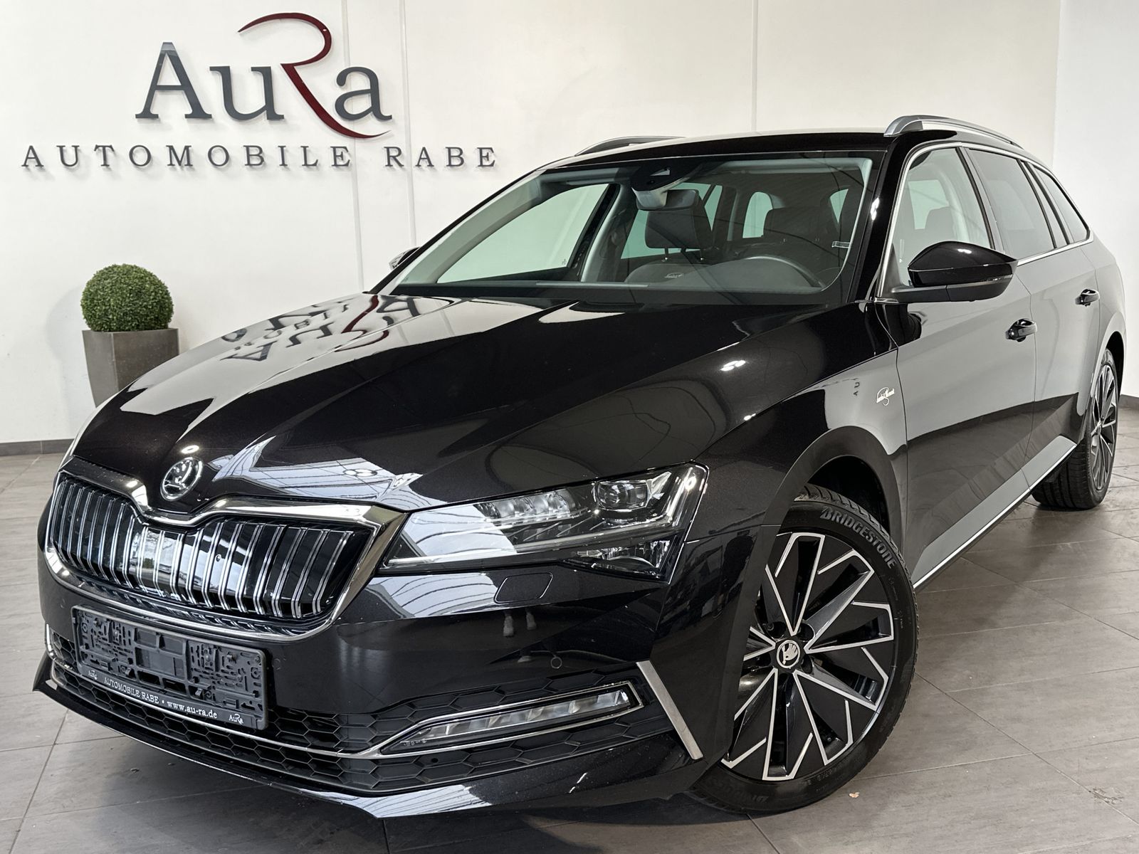 Fahrzeugabbildung SKODA Superb Combi 1.4 TSI DSG L&K iV NAV+LED+360°+VC