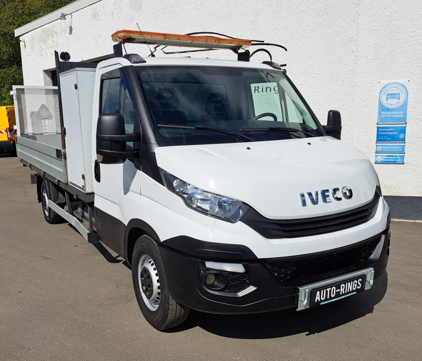 Iveco Daily Pritsche Einzelk. 35S14 mit Box und AHK