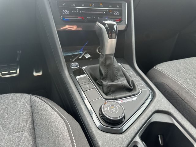 Tiguan 2.0 TDI DSG ALLRAD+STANHZ+AHK+RFK+HEAD-UP