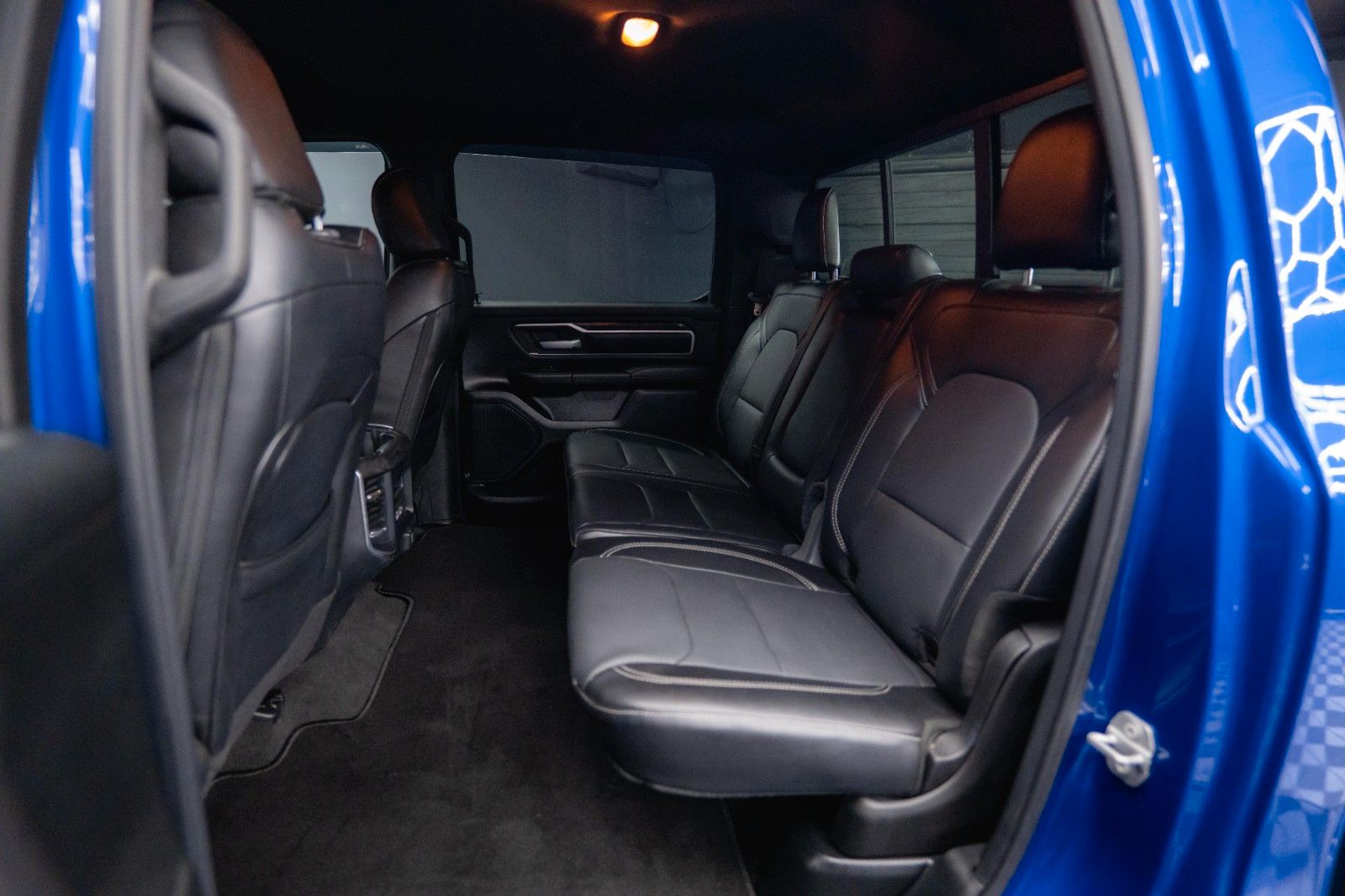 Fahrzeugabbildung Dodge RAM 5.7 V8 HEMI 4x4 OFFROAD Night Limited 19%