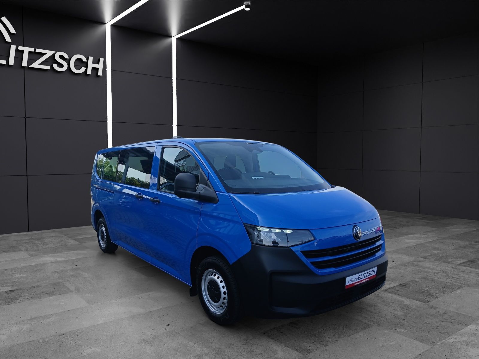 Fahrzeugabbildung Volkswagen T7 Transporter Kombi TDI LR KLIMA RFK PDK