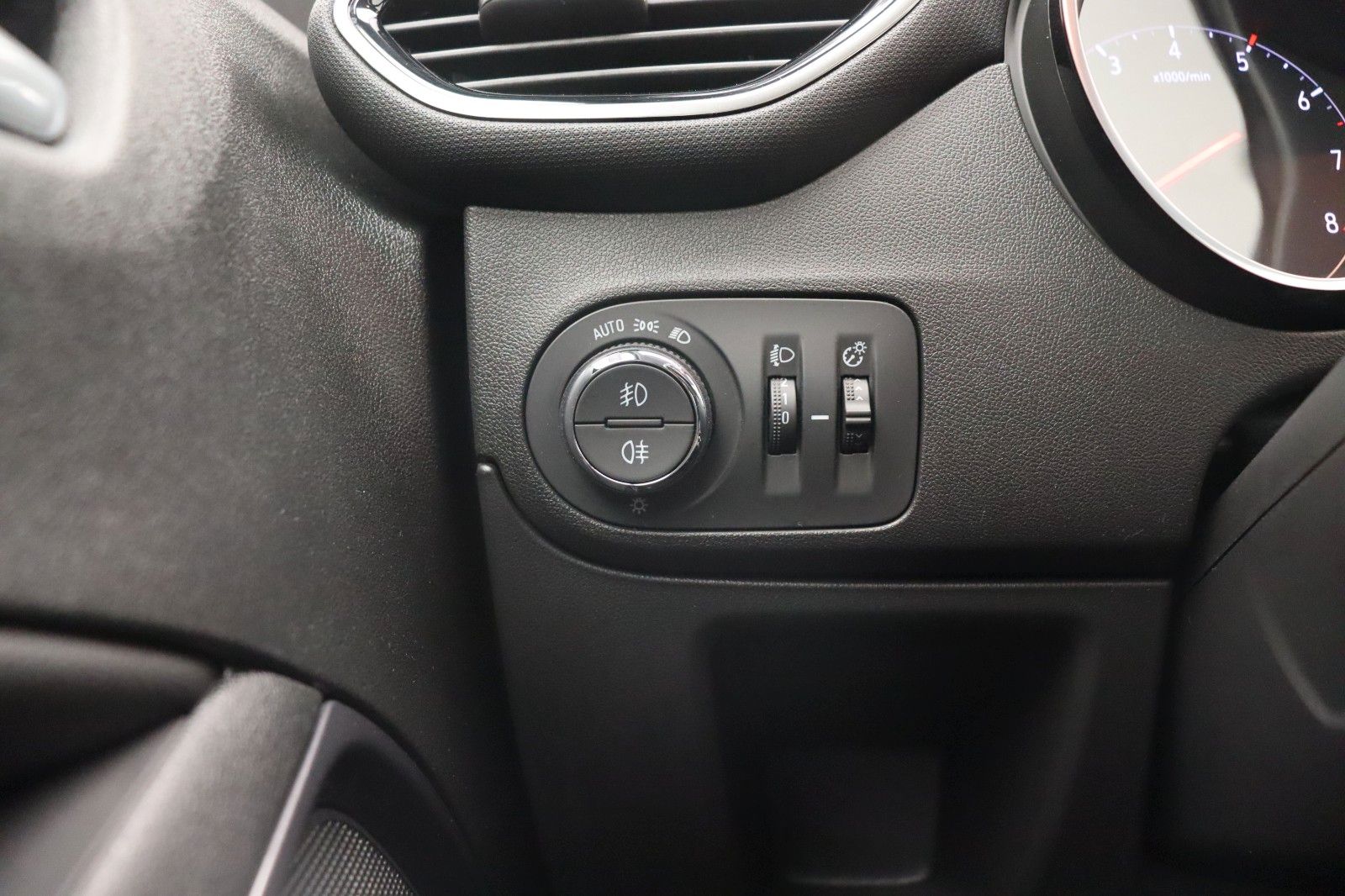 Fahrzeugabbildung Opel Crossland 1.2 Elegance