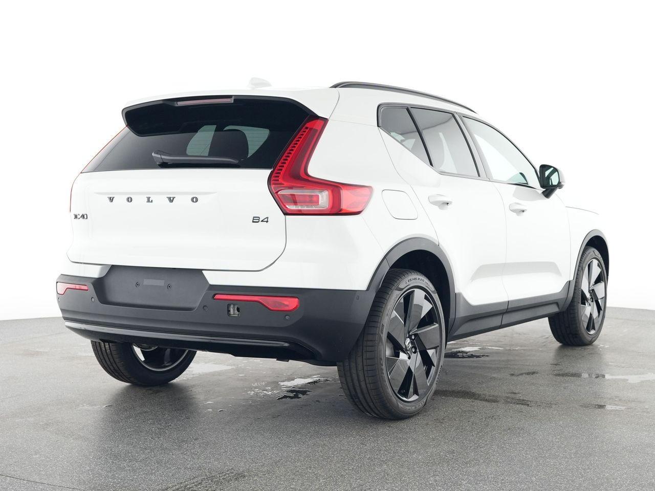 Volvo XC40 B4 Plus Black Edition 2WD