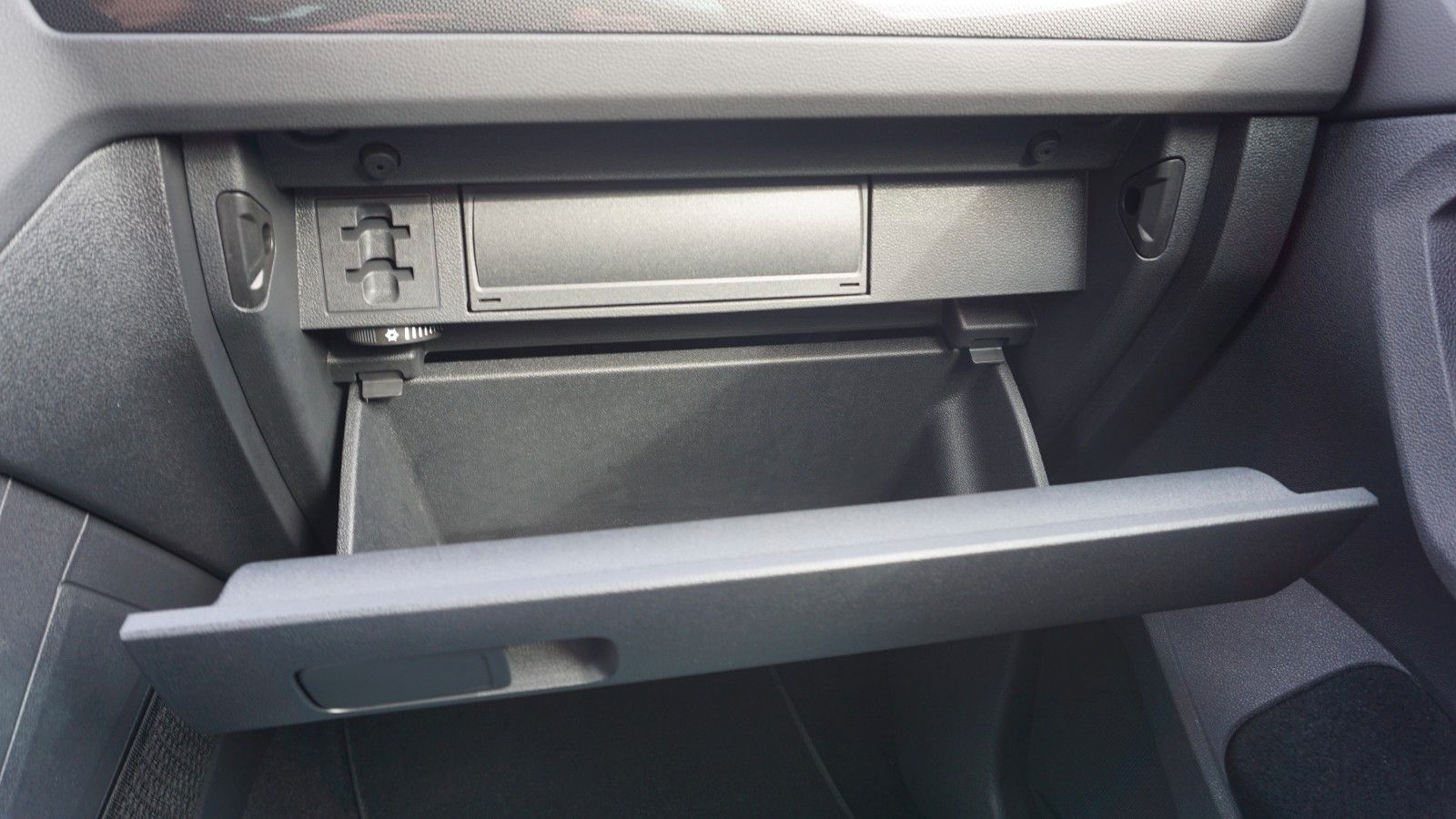 Fahrzeugabbildung Volkswagen Tiguan Elegance 4M, Kamera, Navi, AHK, IQ.Light
