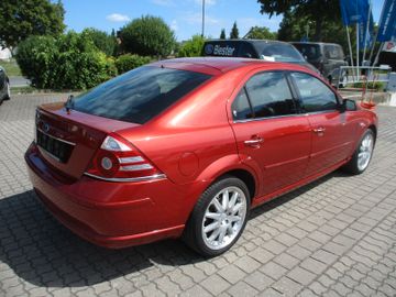 Ford Mondeo Ghia X Klimaa. + PDC + Xenon