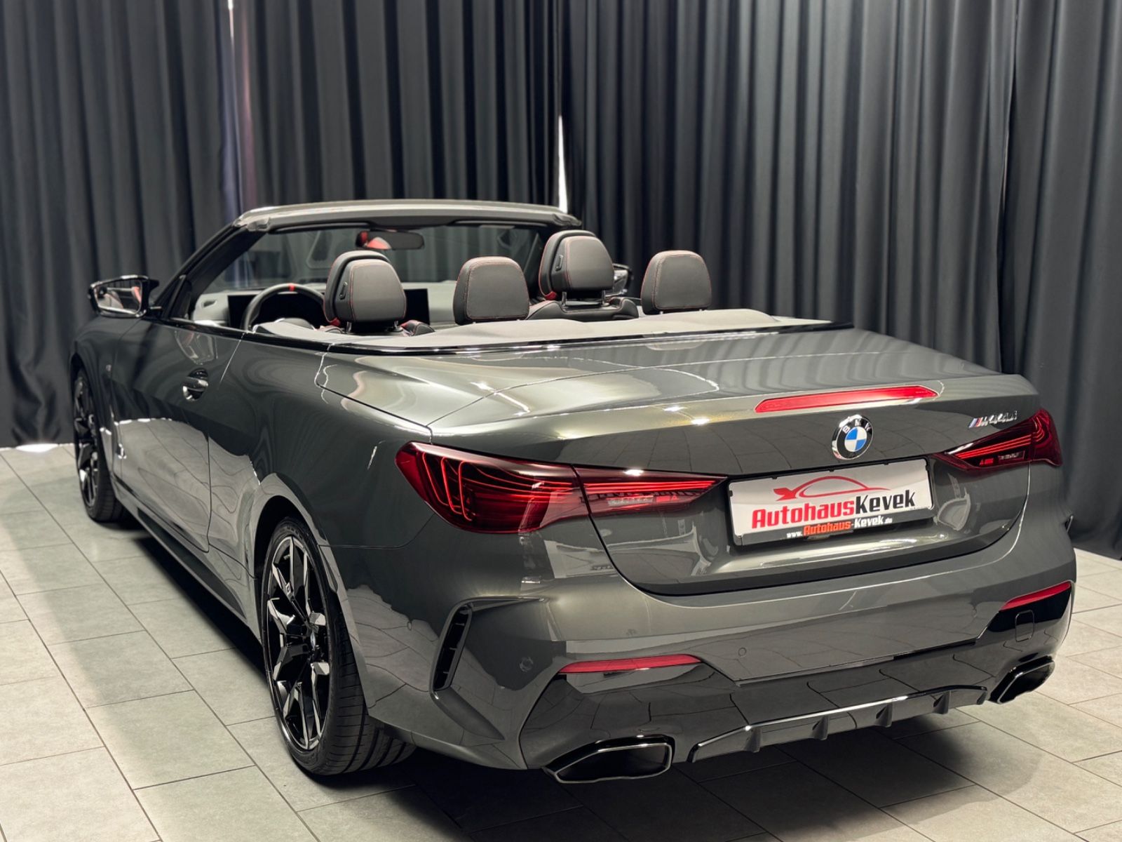 Fahrzeugabbildung BMW M440i Cabrio xDrive|INDIVIDUAL|H&K|LEDER|FACELIF
