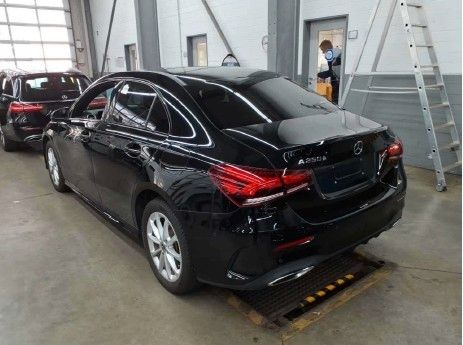 Fahrzeugabbildung Mercedes-Benz A 250e AMG+Pano+RKamera+Ambiente+Night